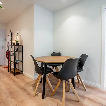 Trindade Bliss: 1br W/ Free Parking By Lovelystay Porto