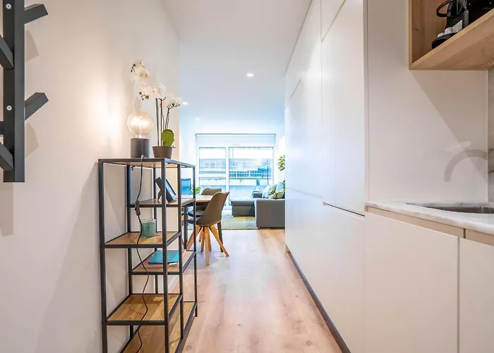 Apartment Trindade Bliss: 1br W/ Free Parking By Lovelystay