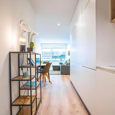 アパート Trindade Bliss: 1br W/ Free Parking By Lovelystay