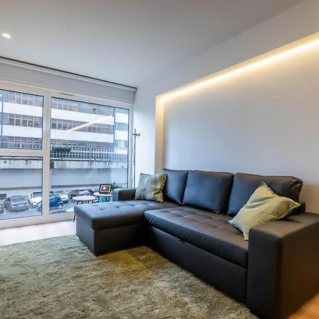 Apartment Trindade Bliss: 1br W/ Free Parking By Lovelystay