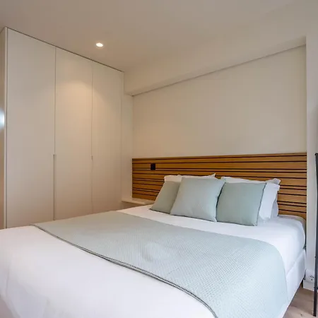 Apartment Trindade Bliss: 1br W/ Free Parking By Lovelystay