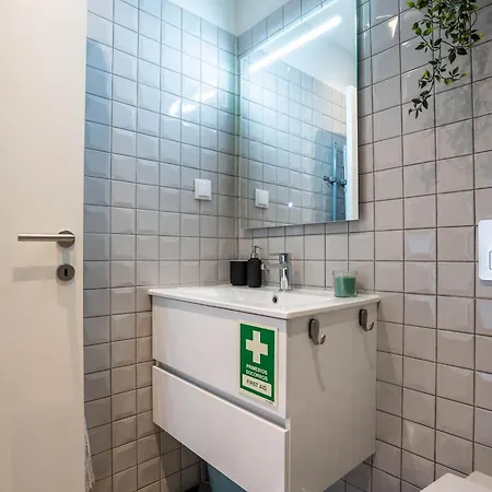 Apartment Trindade Bliss: 1br W/ Free Parking By Lovelystay Porto