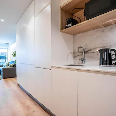 Trindade Bliss: 1br W/ Free Parking By Lovelystay * Porto